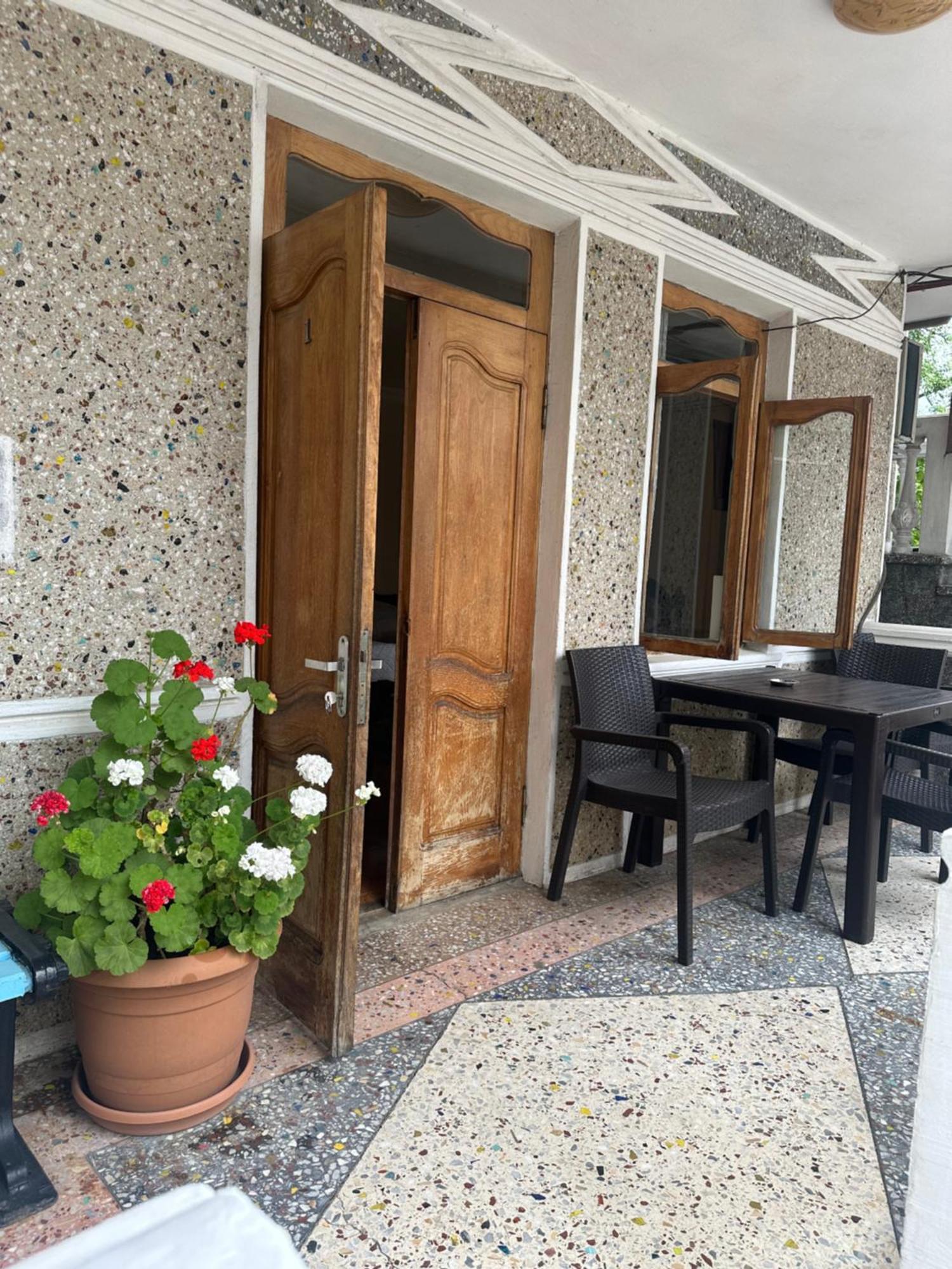 Linda Guest House Batumi Kültér fotó